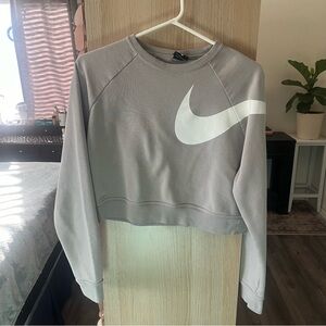 Nike‎ Gray Boxy Sweatshirt with Crop Style